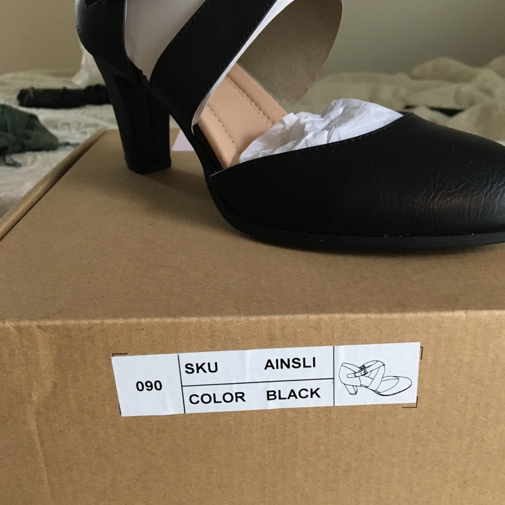 Shoes - Picture 2 of 7